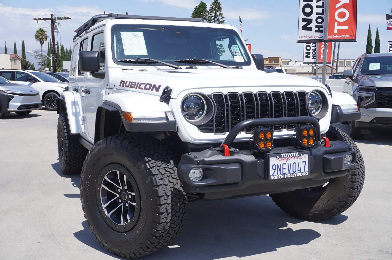 Used 2024 Jeep Wrangler Unlimited Rubicon AWD/4WD image 2