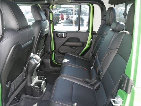 New 2025 Jeep Gladiator High Tide image 24