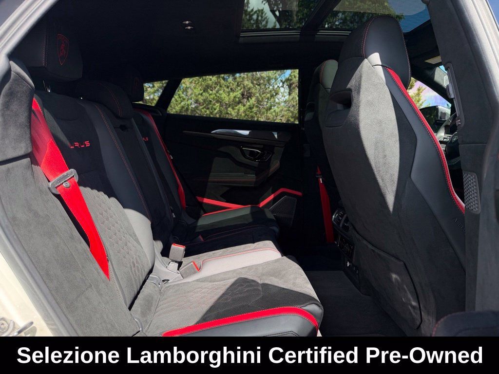 Used 2024 Lamborghini Urus Performante AWD/4WD image 45