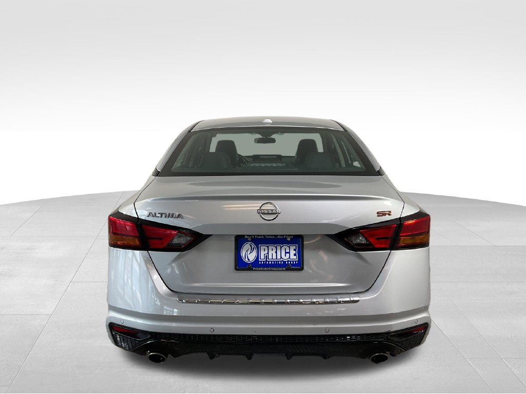 Used 2023 Nissan Altima 2.5 SR w/ SR Premium Package FWD image 8