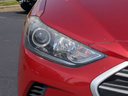 Used 2018 Hyundai Elantra SEL FWD image 10