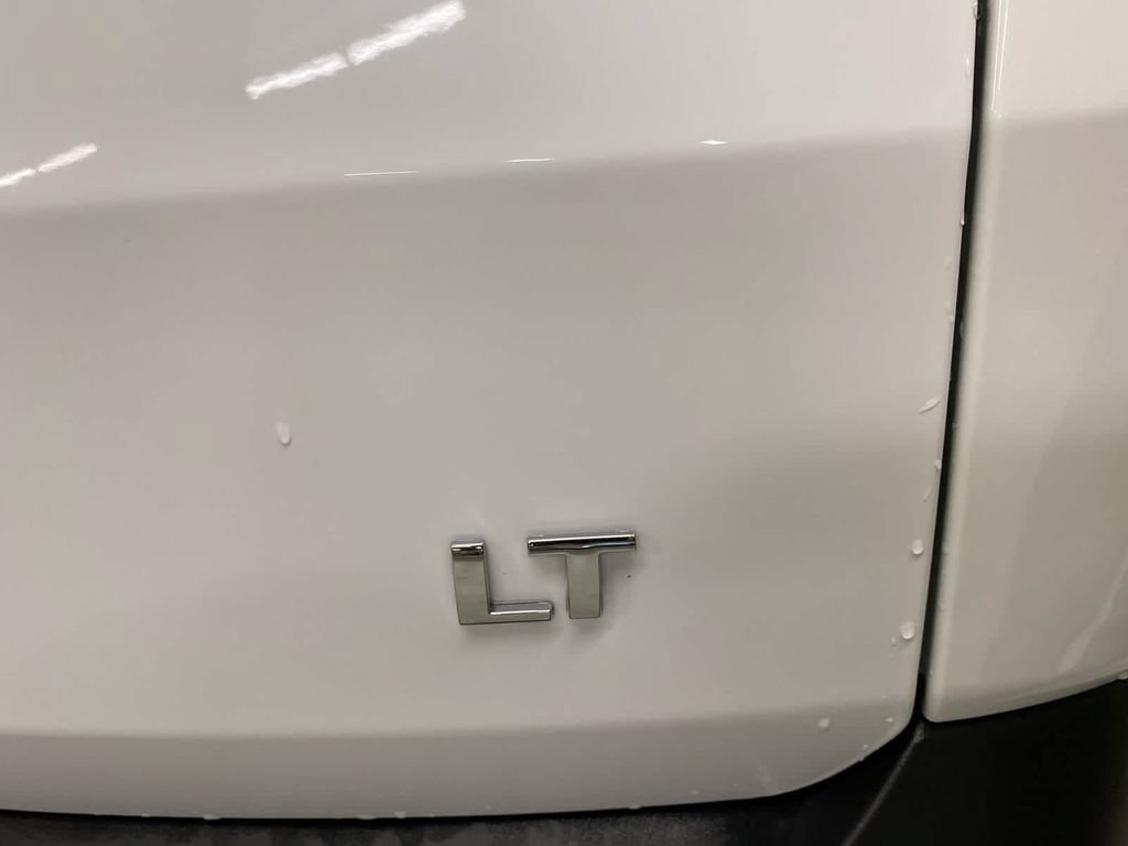 Used 2023 Chevrolet Traverse LT AWD/4WD image 28