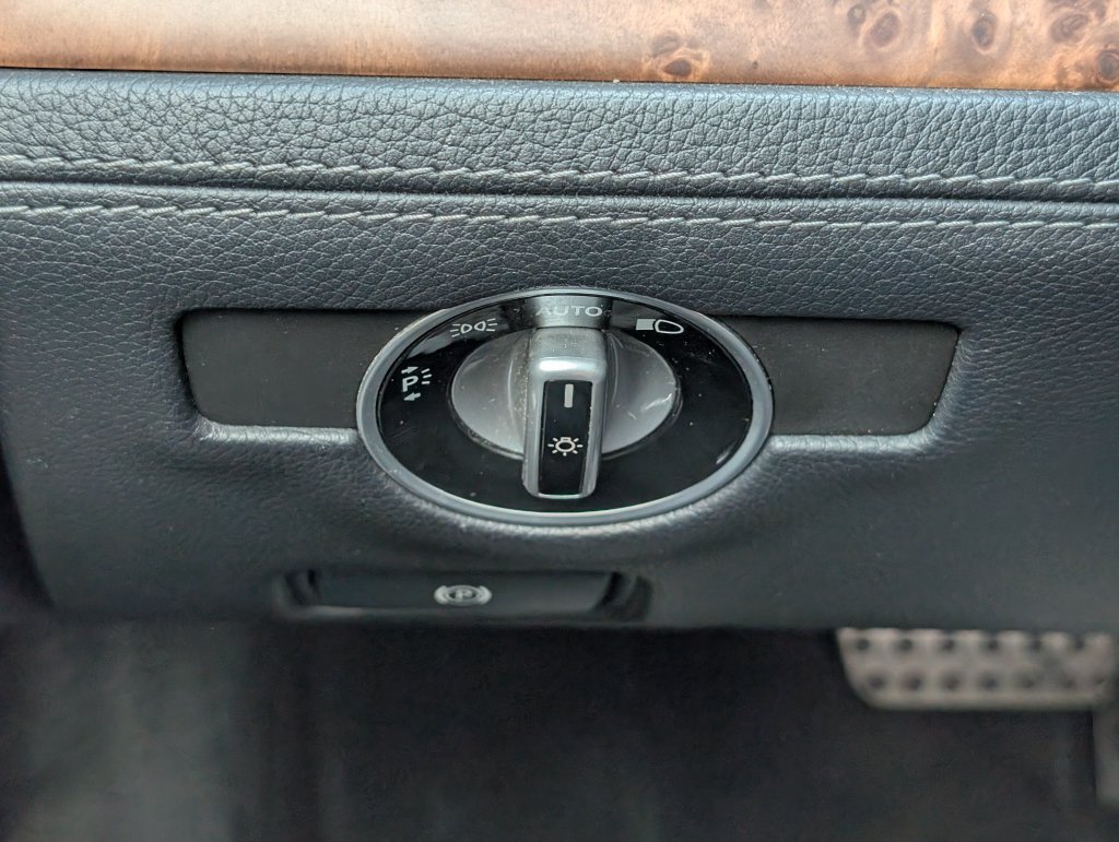 Used 2013 Mercedes-Benz SL 550 image 21