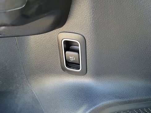 Certified 2022 Mercedes-Benz GLB 250 image 27