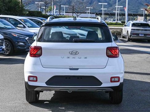 New 2026 Hyundai Venue SEL image 6