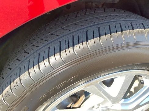 Used 2020 Chevrolet Equinox LT image 24