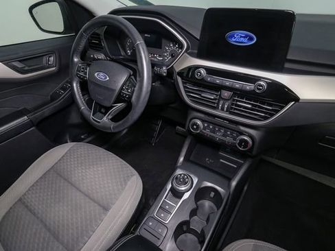 Used 2022 Ford Escape SE w/ Cold Weather Package FWD image 16