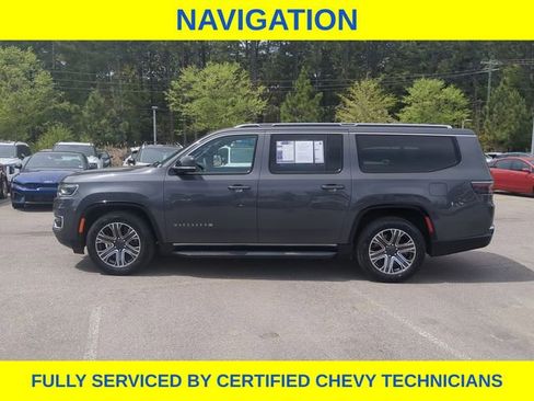 Used 2024 Jeep Wagoneer L Series II w/ Flexible Seating Group AWD/4WD image 10