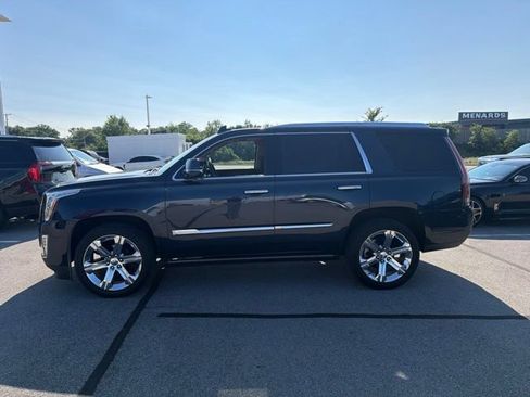 Used 2020 Cadillac Escalade Premium Luxury AWD/4WD image 3