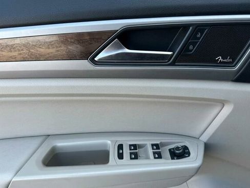 Certified 2019 Volkswagen Atlas SEL Premium image 11