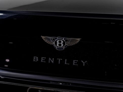 Used 2023 Bentley Continental GT V8 image 18