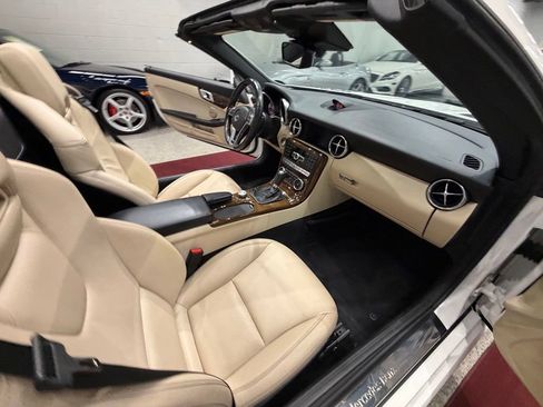 Used 2016 Mercedes-Benz SLK 350 image 28