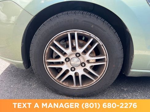 Used 2008 Ford Focus SE FWD image 25