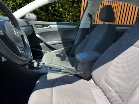 Used 2014 Volkswagen Passat 2.5 S FWD image 8