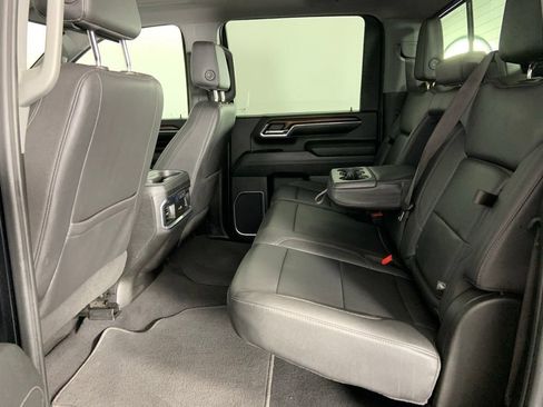 Used 2024 GMC Sierra 3500 SLT w/ SLT Convenience Package AWD/4WD image 19