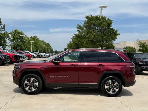 Used 2024 Jeep Grand Cherokee Limited 4xe AWD/4WD image 7