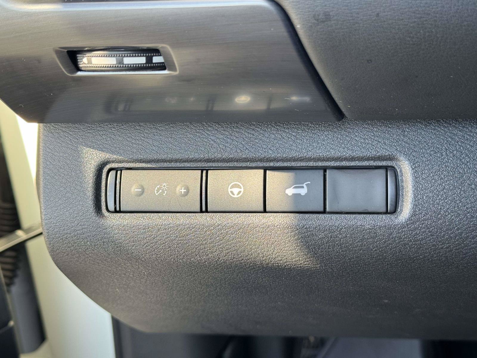 Used 2022 Nissan Pathfinder SL w/ SL Premium Package AWD/4WD image 23