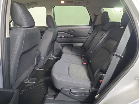 Used 2023 Nissan Pathfinder S image 22