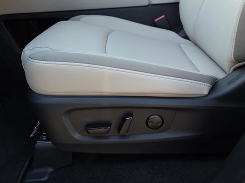 New 2026 Nissan Pathfinder SL image 17