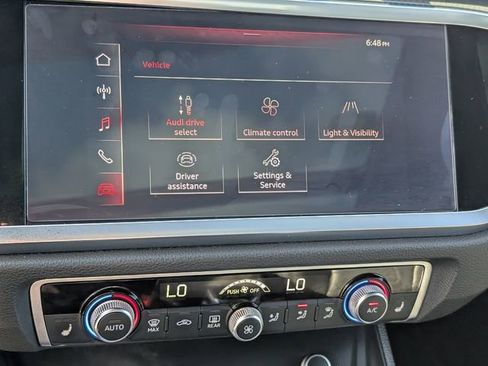 Used 2020 Audi Q3 2.0T Premium image 18