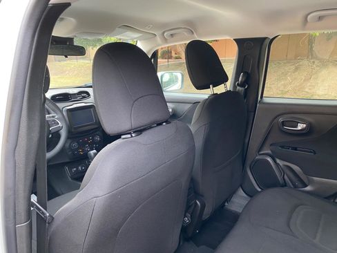 Used 2021 Jeep Renegade Latitude image 38