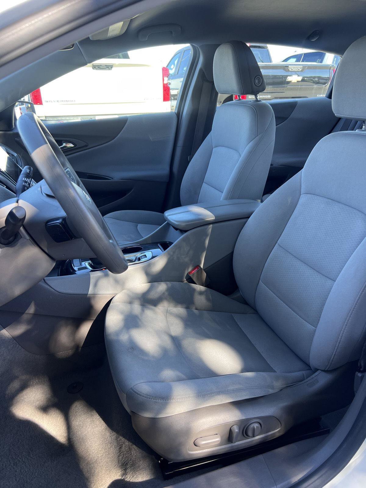 Used 2022 Chevrolet Malibu LT FWD image 16