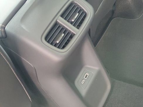 Used 2023 Buick Envision Essence image 36