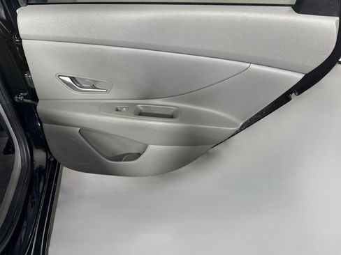 Used 2022 Hyundai Elantra SEL FWD image 28