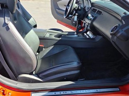 Used 2010 Chevrolet Camaro SS RWD image 10