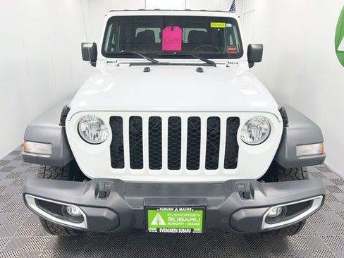 Used 2023 Jeep Gladiator Sport AWD/4WD image 2