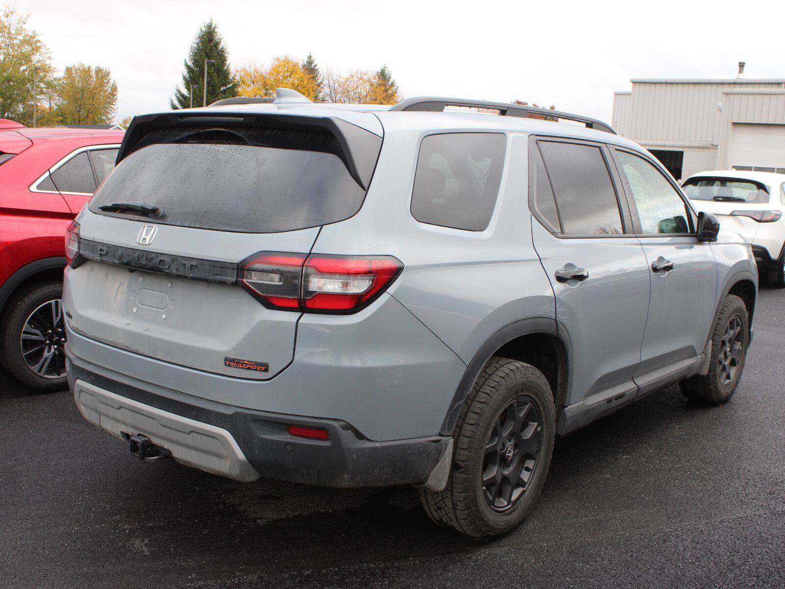 Certified 2025 Honda Pilot TrailSport image 4