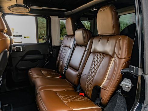 Used 2021 Jeep Wrangler Unlimited Rubicon image 97