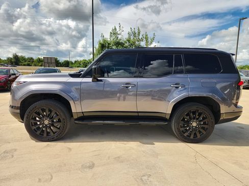 Used 2025 Lexus GX 550 w/ Accessory Package (2T) AWD/4WD image 6