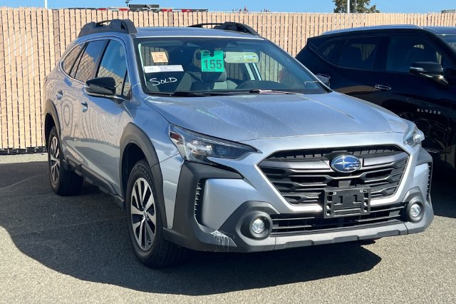 Used 2024 Subaru Outback Premium AWD/4WD image 2