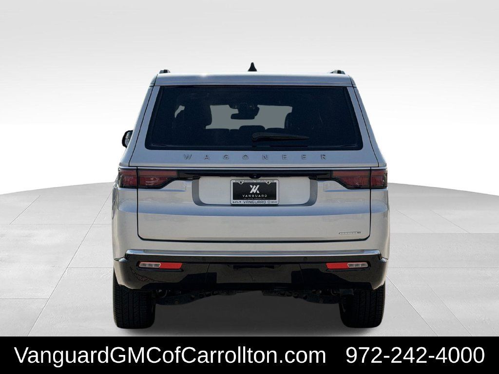 Used 2024 Jeep Wagoneer Series III AWD/4WD image 7
