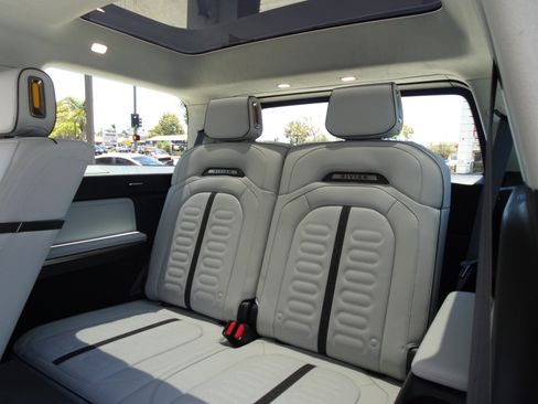 Used 2024 Rivian R1S Adventure AWD/4WD image 16
