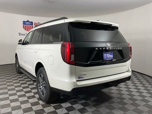 New 2025 Ford Expedition Active image 5