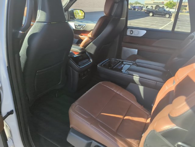 Used 2023 Lincoln Navigator L Reserve AWD/4WD image 24