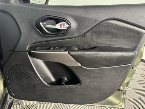 Used 2021 Jeep Cherokee Latitude Lux w/ Sun & Sound Group image 43