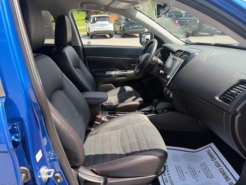 Used 2025 Mitsubishi Outlander Sport SE AWD/4WD image 37
