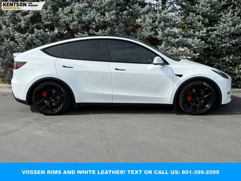 Used 2022 Tesla Model Y Performance image 10