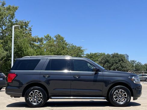 Used 2022 Ford Expedition XLT AWD/4WD image 3