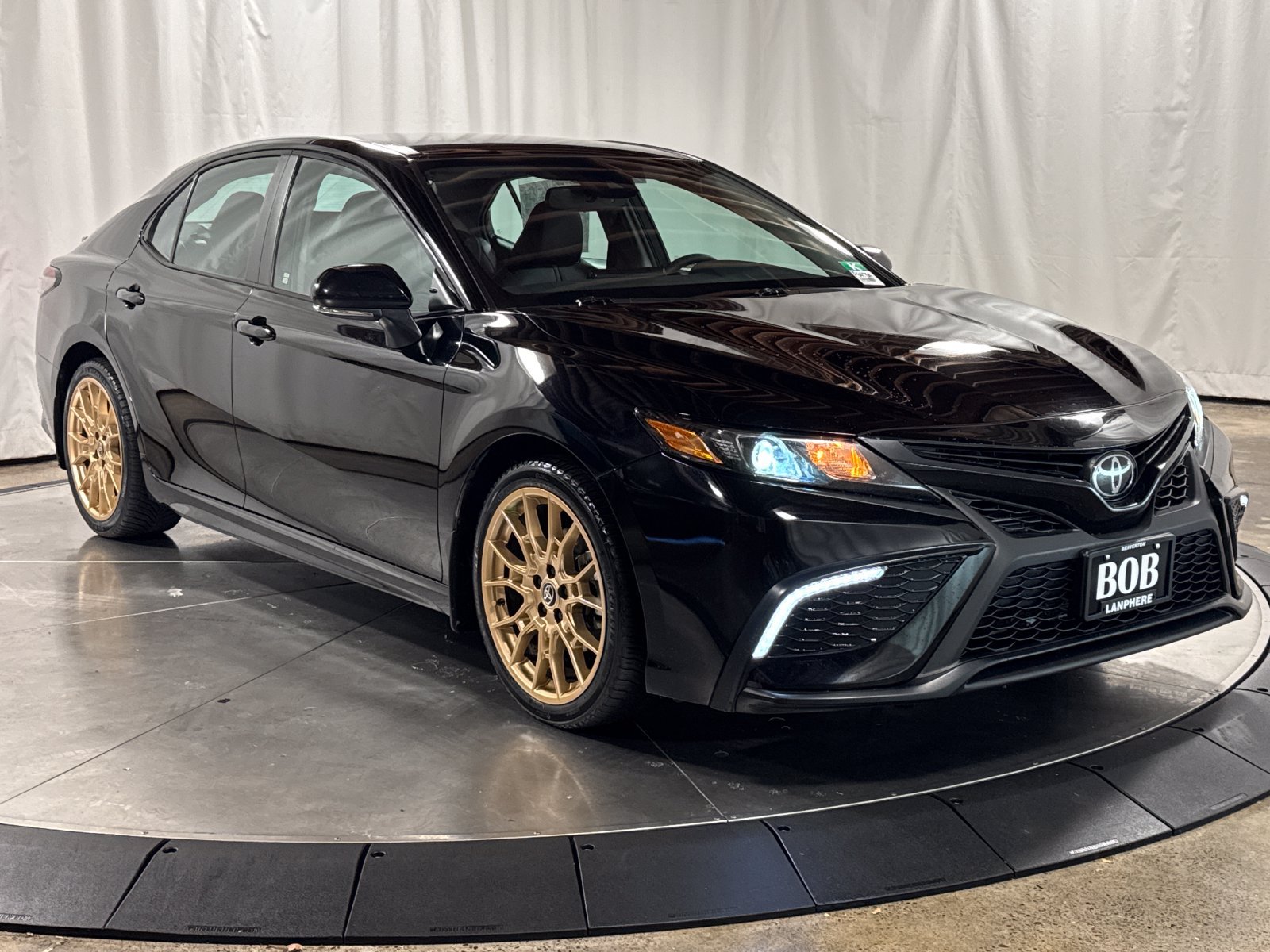 Used 2024 Toyota Camry SE w/ Convenience Package FWD image 7