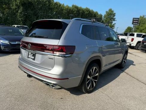 Used 2024 Volkswagen Atlas SEL Premium R-Line AWD/4WD image 8