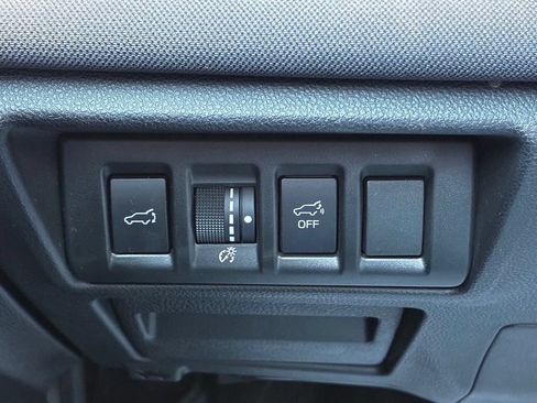 Used 2023 Subaru Outback Premium AWD/4WD image 6