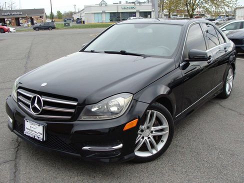 Used 2014 Mercedes-Benz C 300 4MATIC Sedan image 3
