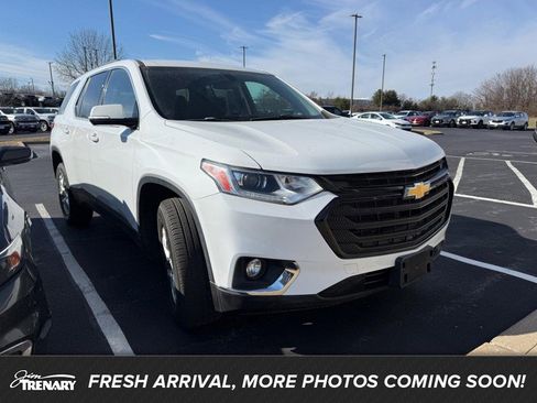 Used 2020 Chevrolet Traverse LT image 1
