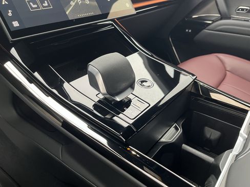 Certified 2026 Land Rover Range Rover Sport Dynamic SE image 25