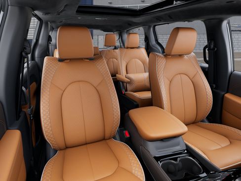 New 2026 Chrysler Pacifica Pinnacle w/ Trailer Tow Group image 33