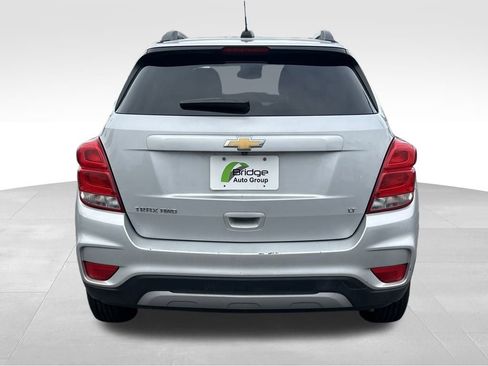 Used 2018 Chevrolet Trax LT w/ LT Convenience Package image 7